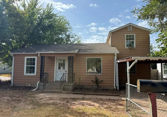 Single family home for sale at 4000 NW 15th Street, Oklahoma City, OK 73107 | MLS# 1252386