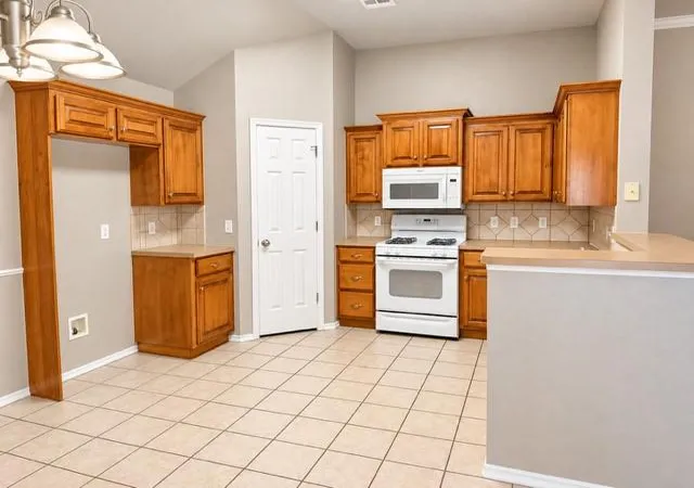 Photo 4 of Single family home for sale at 16229 Snake Dr, Edmond, OK 73013 | MLS# 1252393 | Listing updated on 2026-10-10