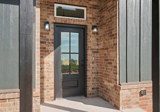 Photo 1 of Single family home for sale at 2418 Bear Crk Cir, Blanchard, OK 73010 | MLS# 1252396 | Listing updated on 2026-10-28