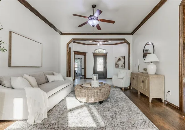 Photo 3 of Single family home for sale at 2433 Glenmere Dr, Edmond, OK 73003 | MLS# 1252404 | Listing updated on 2026-10-19