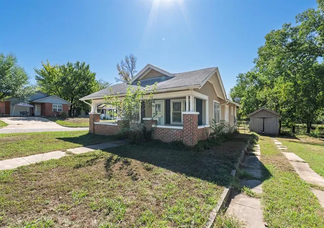 Photo 2 of Sale Pending at 23 E Burns St, Shawnee, OK 74801 | MLS# 1252410 | Listing updated on 2026-10-08