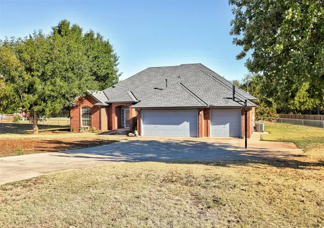 Photo 1 of Sale Pending at 3007 Ne Winding Crk Ln, Piedmont, OK 73078 | MLS# 1252414 | Listing updated on 2026-10-17