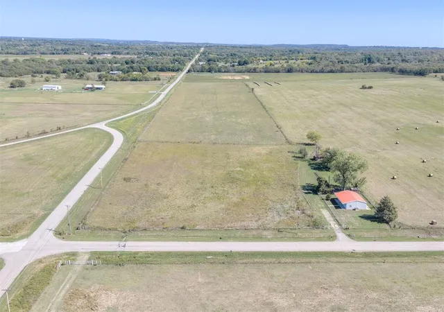 Single family home for sale at 25080 Turkey Pen Holw Rd, Henryetta, OK 74437 | MLS# 1252415
