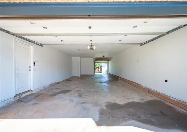 Photo 4 of Single family home for sale at 15720 Wild Crk Dr, Edmond, OK 73013 | MLS# 1252416 | Listing updated on 2026-10-08