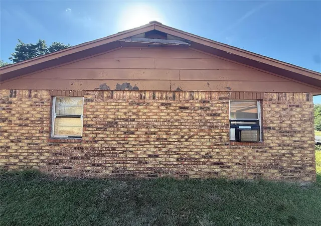 Photo 4 of Single family home for sale at 9050 N Triple X Rd, Jones, OK 73049 | MLS# 1252417 | Listing updated on 2026-10-07