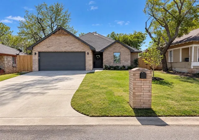 Photo 3 of Single family home for sale at 1508 Ne 25th Street, Oklahoma City, OK 73111 | MLS# 1252419 | Listing updated on 2026-10-08