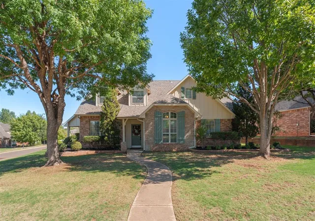 Photo 1 of Single family home for sale at 115 Lakeview Ct, Edmond, OK 73003 | MLS# 1252422 | Listing updated on 2026-10-09