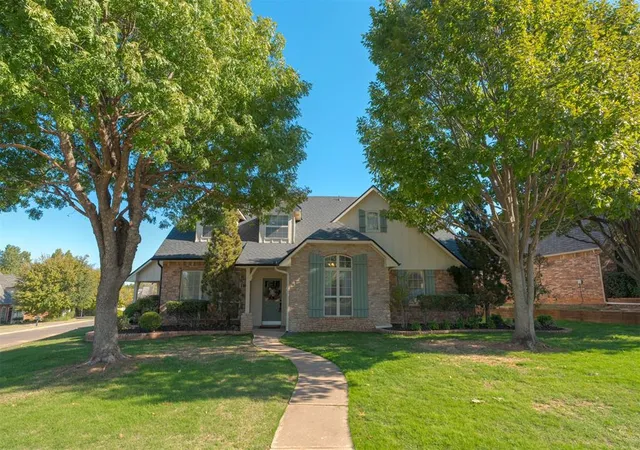 Photo 1 of Single family home for sale at 115 Lakeview Ct, Edmond, OK 73003 | MLS# 1252422 | Listing updated on 2026-10-29