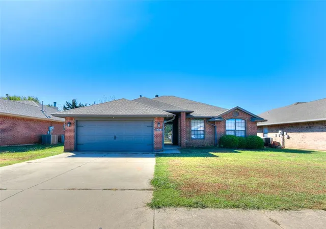 Single family home for sale at 908 SE 38th Street, Moore, OK 73160 | MLS# 1252425