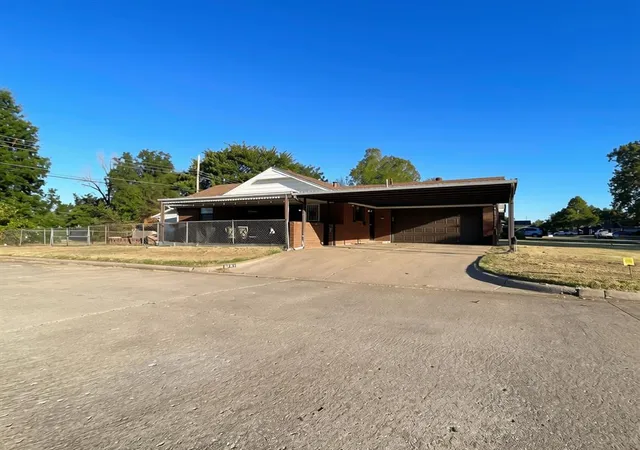 Photo 2 of Single family home for sale at 701 Moraine Ave, Oklahoma City, OK 73130 | MLS# 1252441 | Listing updated on 2026-10-07