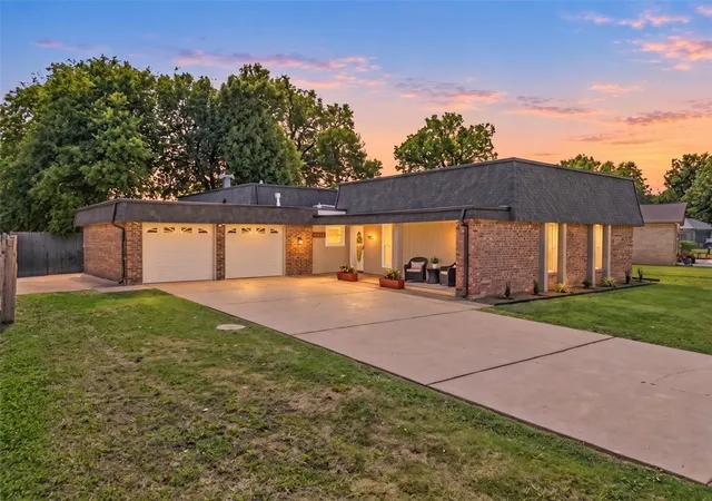 Single family home for sale at 2412 NW 114th Street, Oklahoma City, OK 73120 | MLS# 1252442