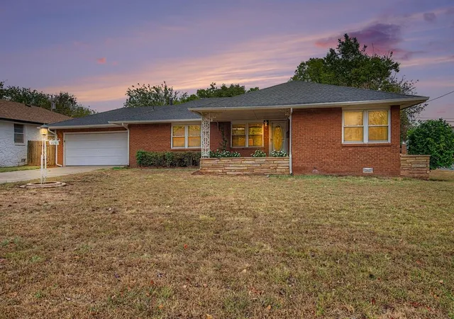 Photo 1 of Single family home for sale at 425 E Atkinson Dr, Oklahoma City, OK 73110 | MLS# 1252447 | Listing updated on 2026-10-07