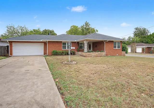 Photo 3 of Single family home for sale at 425 E Atkinson Dr, Oklahoma City, OK 73110 | MLS# 1252447 | Listing updated on 2026-10-07