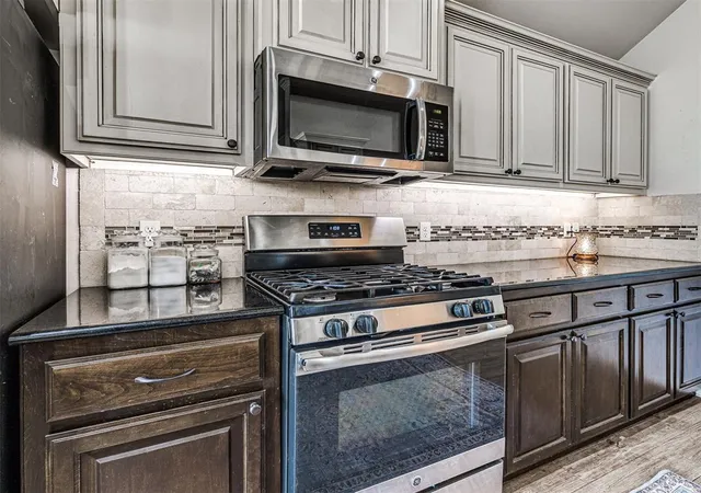Photo 4 of Single family home for sale at 16004 Positano Dr, Edmond, OK 73013 | MLS# 1252453 | Listing updated on 2026-10-08