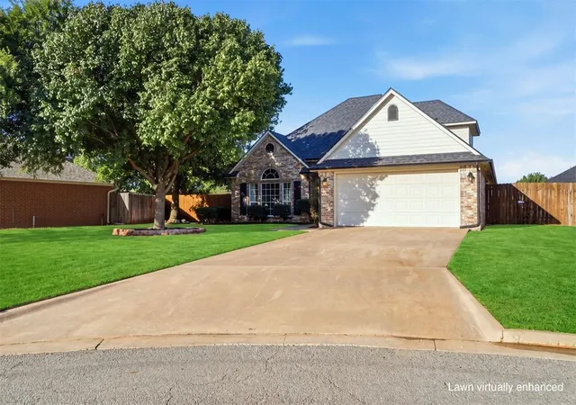 Photo 2 of Sale Pending at 3417 E Wendy Cir, Altus, OK 73521 | MLS# 1252456 | Listing updated on 2026-10-11