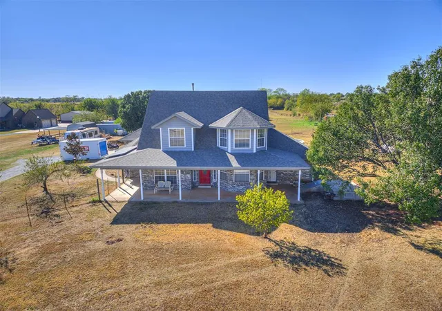 Photo 2 of Single family home for sale at 10025 Southern Crk Dr, Oklahoma City, OK 73165 | MLS# 1252458 | Listing updated on 2026-10-09
