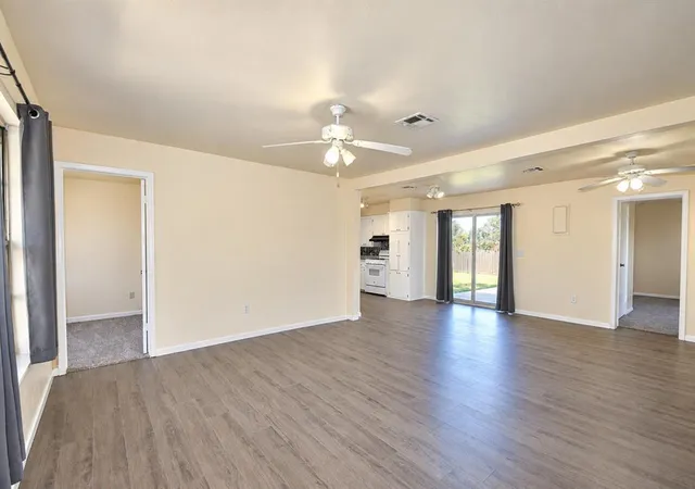 Photo 4 of Single family home for sale at 702 N Nail Pkwy, Moore, OK 73160 | MLS# 1252465 | Listing updated on 2026-10-08