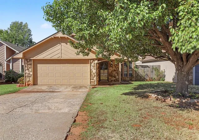 Single family home for sale at 13513 Country Pl, Oklahoma City, OK 73131 | MLS# 1252469