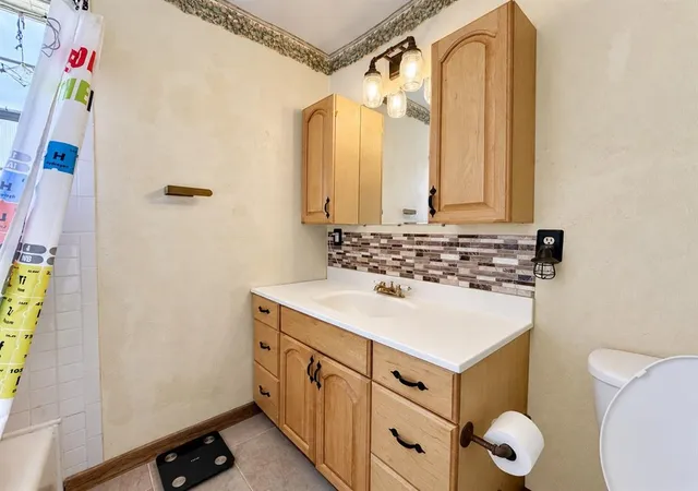 Photo 4 of Single family home for sale at 21605 E 8th Street, Hinton, OK 73047 | MLS# 1252490 | Listing updated on 2026-10-07