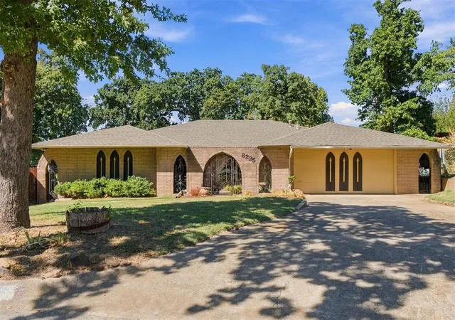 Photo 3 of Single family home for sale at 8225 Golden Oaks Rd, Oklahoma City, OK 73127 | MLS# 1252491 | Listing updated on 2026-10-09