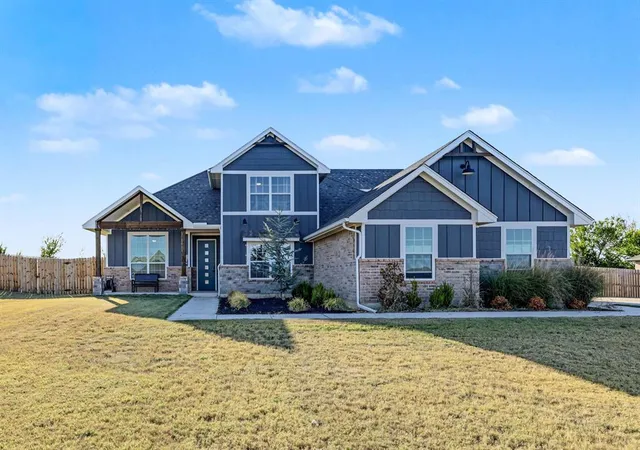 Single family home for sale at 4121 Great Redwood Rd, Norman, OK 73072 | MLS# 1252492