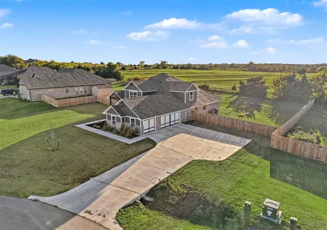 Photo 3 of Single family home for sale at 4121 Great Redwood Rd, Norman, OK 73072 | MLS# 1252492 | Listing updated on 2026-10-09