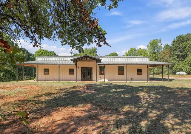 Photo 3 of Single family home for sale at 21050 Se 192nd Street, Wanette, OK 74878 | MLS# 1252500 | Listing updated on 2026-10-06