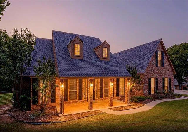 Photo 1 of Single family home for sale at 10461 Ridgeview Dr, Edmond, OK 73034 | MLS# 1252505 | Listing updated on 2026-10-07