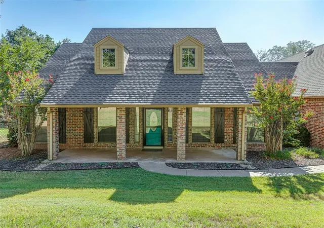 Photo 3 of Single family home for sale at 10461 Ridgeview Dr, Edmond, OK 73034 | MLS# 1252505 | Listing updated on 2026-10-19