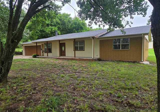 Photo 1 of Single family home for sale at 2707 W Royal Oaks Rd, Pauls Valley, OK 73075 | MLS# 1252506 | Listing updated on 2026-10-07