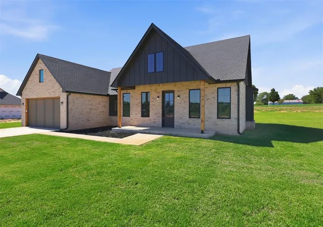 Photo 1 of Single family home for sale at 2153 Providence Way, Crescent, OK 73028 | MLS# 1252538 | Listing updated on 2026-10-07