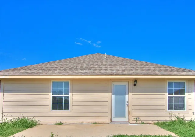 Photo 44 of Single family home for sale at 902 Beaumont Sq, Norman, OK 73071 | MLS# 1252550 | Listing updated on 2026-10-13