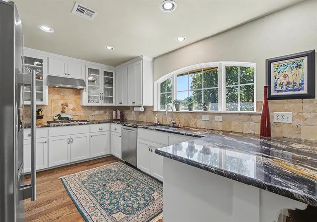 Photo 3 of Single family home for sale at 822 Francis Ln, Edmond, OK 73034 | MLS# 1252555 | Listing updated on 2026-10-08