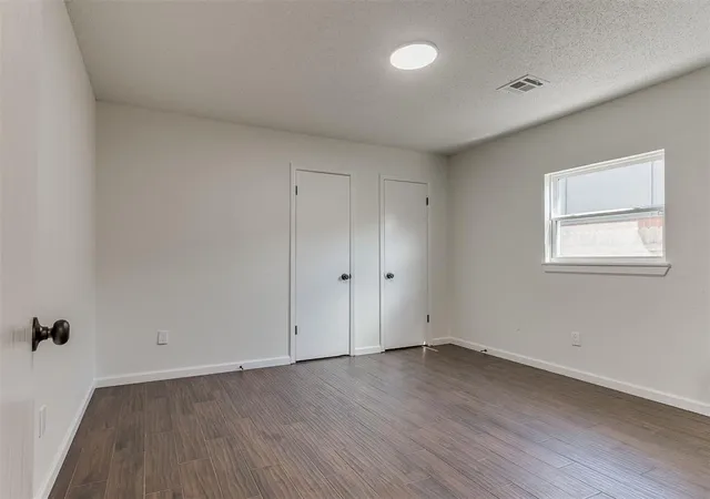 Listing Photo 5 - Condo for sale in building located at 1913 N Moulton Ct, Oklahoma City, OK 73127