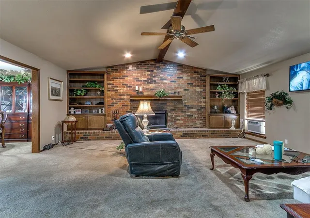 Photo 3 of Single family home for sale at 337 Choctaw Pl, Yukon, OK 73099 | MLS# 1252564 | Listing updated on 2026-10-10