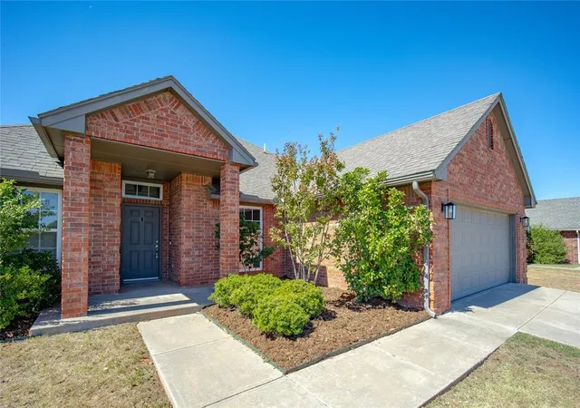 Photo 3 of Single family home for sale at 2005 Ml Crk Way, Choctaw, OK 73020 | MLS# 1252567 | Listing updated on 2026-10-08
