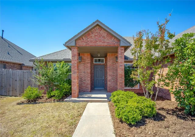 Photo 4 of Single family home for sale at 2005 Ml Crk Way, Choctaw, OK 73020 | MLS# 1252567 | Listing updated on 2026-10-08