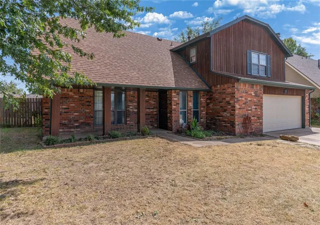 Photo 4 of Single family home for sale at 212 Americana Ct, Norman, OK 73069 | MLS# 1252568 | Listing updated on 2026-10-08