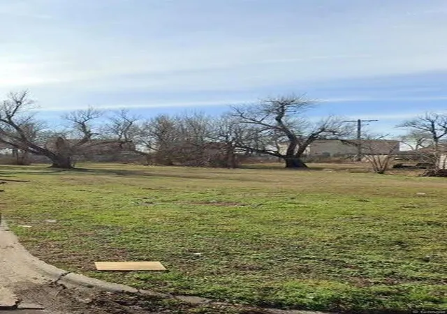 Photo 1 of Sale Pending at 628 Se 35th Street, Oklahoma City, OK 73129 | MLS# 1252576 | Listing updated on 2026-10-09