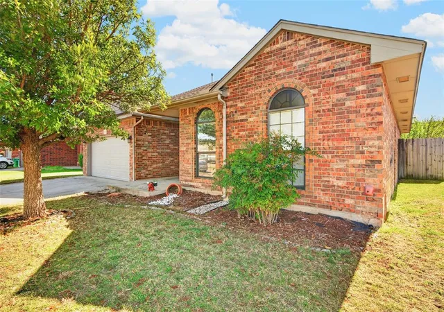 Photo 2 of Single family home for sale at 4732 Jay Matt Dr, Yukon, OK 73099 | MLS# 1252580 | Listing updated on 2026-10-08