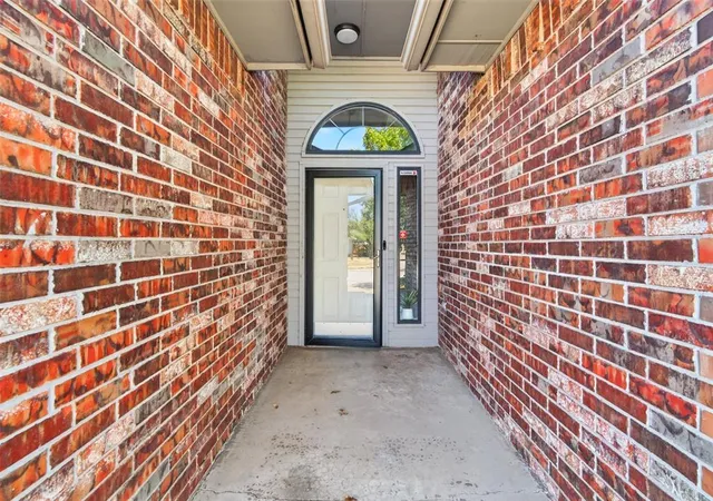 Photo 3 of Single family home for sale at 4732 Jay Matt Dr, Yukon, OK 73099 | MLS# 1252580 | Listing updated on 2026-10-08