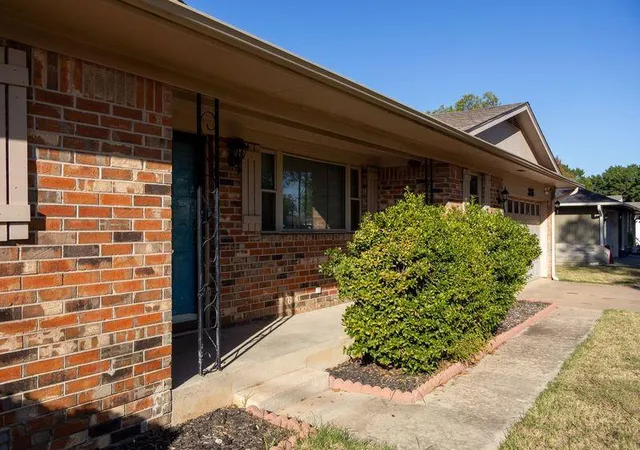 Photo 3 of Single family home for sale at 2815 W Beech Ave, Duncan, OK 73533 | MLS# 1252586 | Listing updated on 2026-10-08