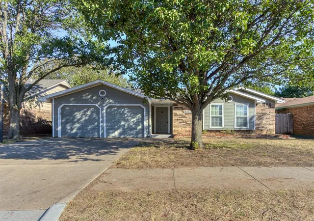 Single family home for sale at 2037 Sierra St, Norman, OK 73071 | MLS# 1252609