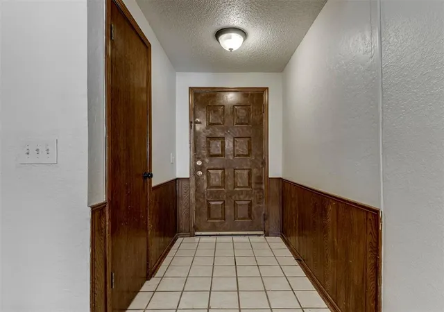 Photo 4 of Single family home for sale at 2037 Sierra St, Norman, OK 73071 | MLS# 1252609 | Listing updated on 2026-10-10