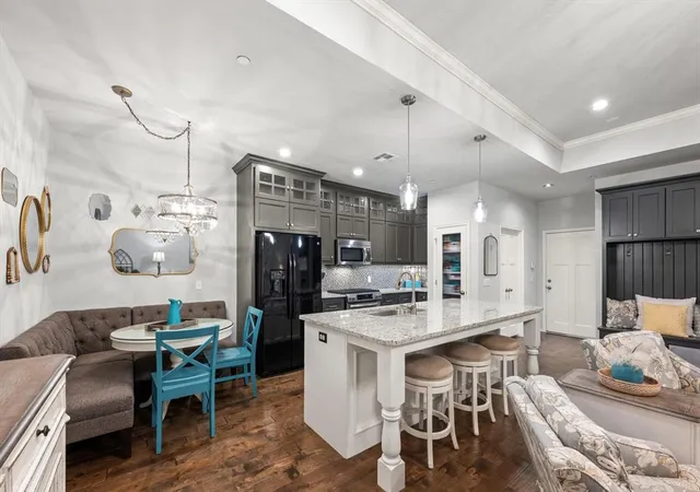 Photo 4 of Townhouse for sale at 525 Outer Banks Way, Edmond, OK 73034 | MLS# 1252610 | Listing updated on 2026-10-09