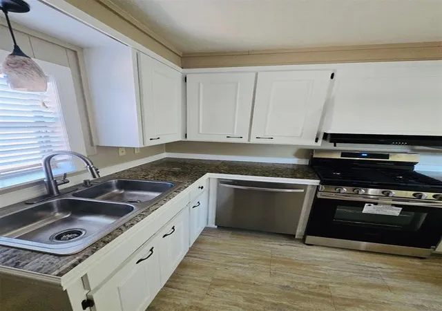 Photo 3 of Single family home for sale at 1529 N Willard St, Altus, OK 73521 | MLS# 1252612 | Listing updated on 2026-10-16