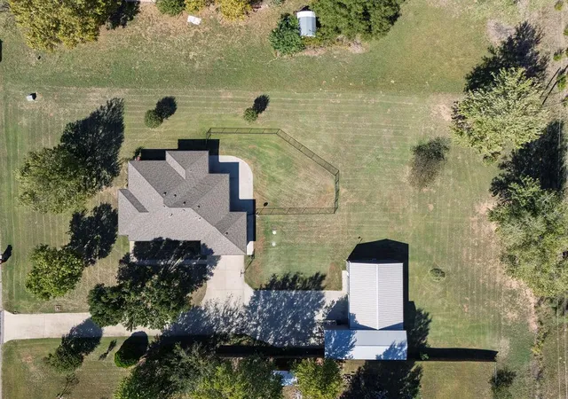 Photo 4 of Single family home for sale at 11 Cardinal Ln, Shawnee, OK 74804 | MLS# 1252619 | Listing updated on 2026-10-15