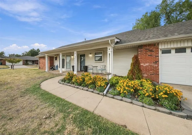 Photo 3 of Single family home for sale at 4000 Regatta St, Yukon, OK 73099 | MLS# 1252622 | Listing updated on 2026-10-07