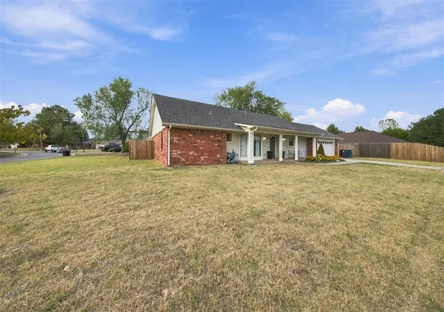 Photo 3 of Single family home for sale at 4000 Regatta St, Yukon, OK 73099 | MLS# 1252622 | Listing updated on 2026-10-07