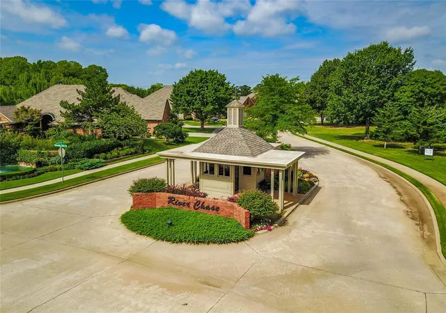 Photo 2 of Sale Pending at 1113 Riviera Dr, Norman, OK 73072 | MLS# 1252623 | Listing updated on 2026-10-20